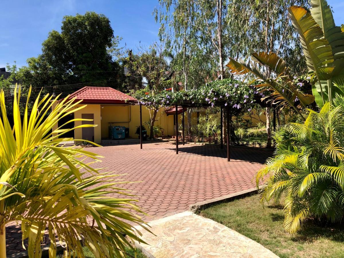 Strutz Art Garden Resort Bangued Dış mekan fotoğraf